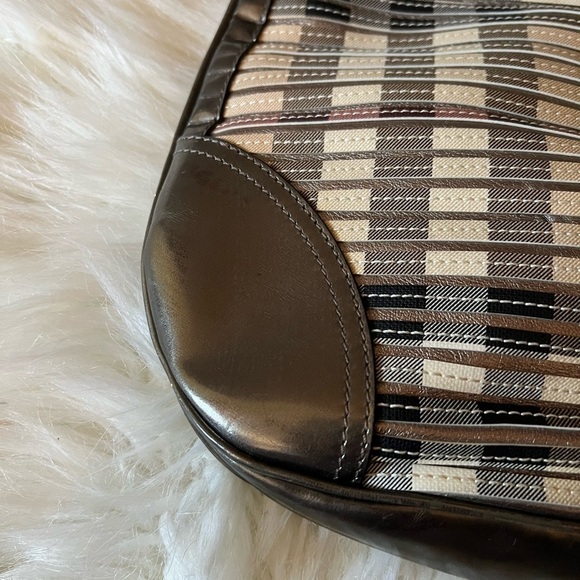 Burberry Olive Green Nova Check PVC and Patent Leather Brooke Hobo - Picture 5 of 13